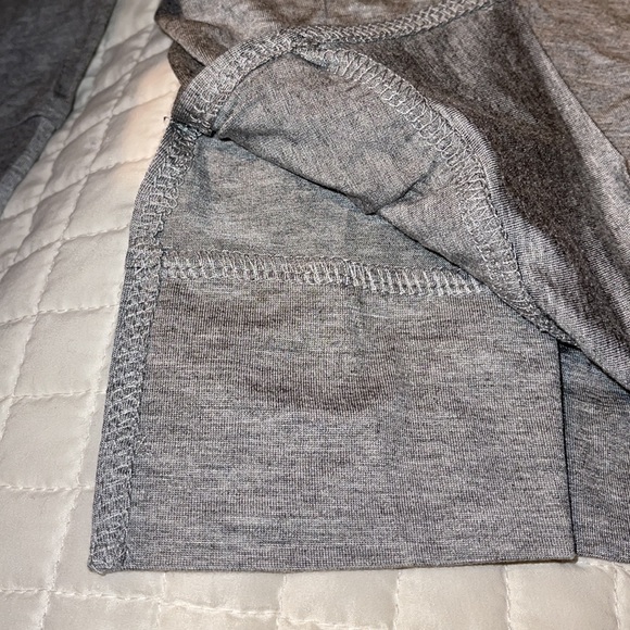 NWT CABLE & GAUGE L/S side slit front zip up casual blouse Size LG Heather gray - Picture 9 of 9